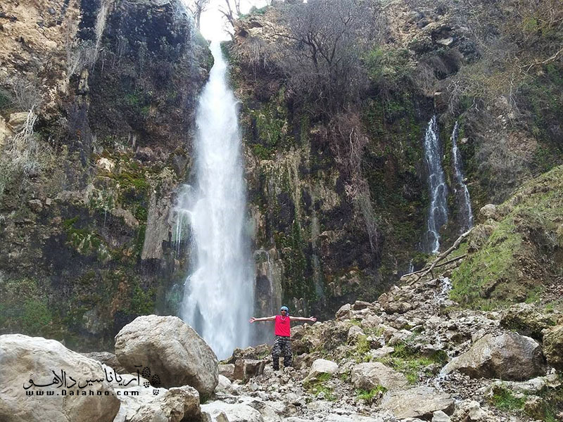 آبشار زیبای شیوند.