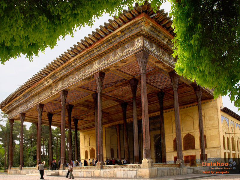 Chehel Sotoun Palace