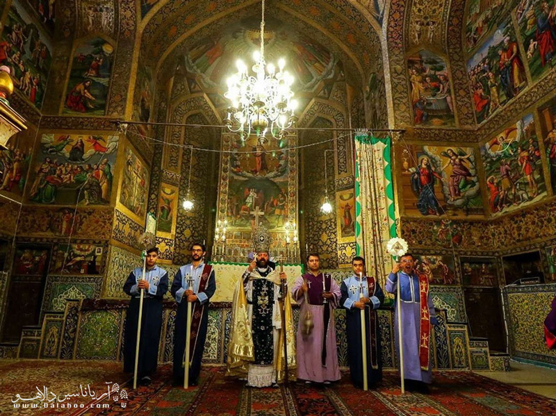 یکی از لیساهای زیبای ارمنیان اصفهان، کلیسای وانک است.