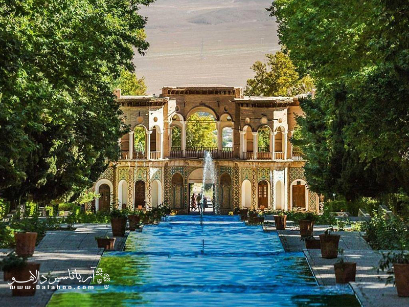 باغ شازده ماهان کرمان یکی از زیباترین باغ‌های ایران است.