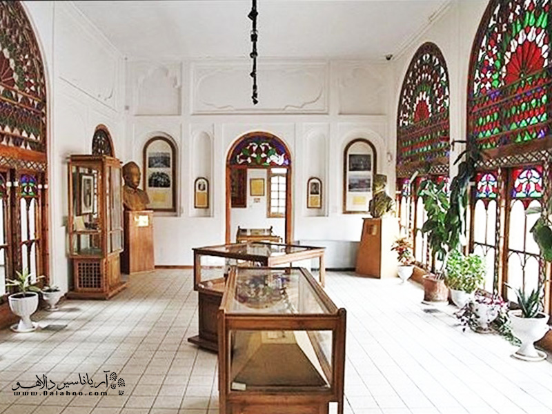 در موزه خانه مشروطه تبریز شما می‌توانید مدارک مشروطه و... را ببینید. 