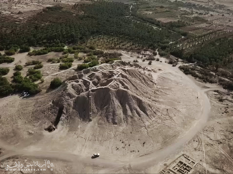 باتوجه به آثار کشف شده در این منطقه، یکی از بزرگترین تمدن‌های ایرانی در این شهر قرار داشته است.