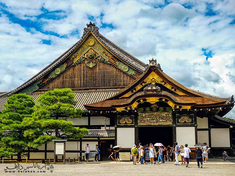 در ژاپن بیش از 80 هزار معبد و زیارتگاه وجود دارد