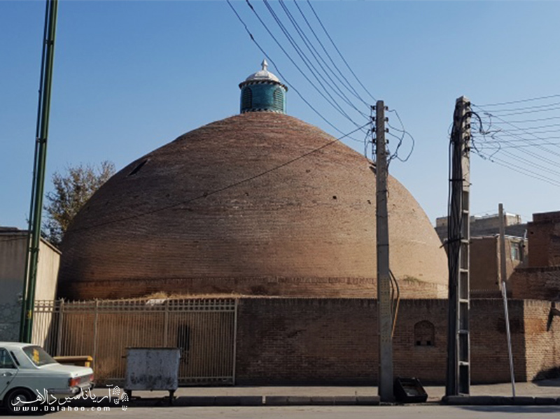 آب‌انبار سردار بزرگ بزرگترین آب‌انبار تک گنبدی ایران است.
