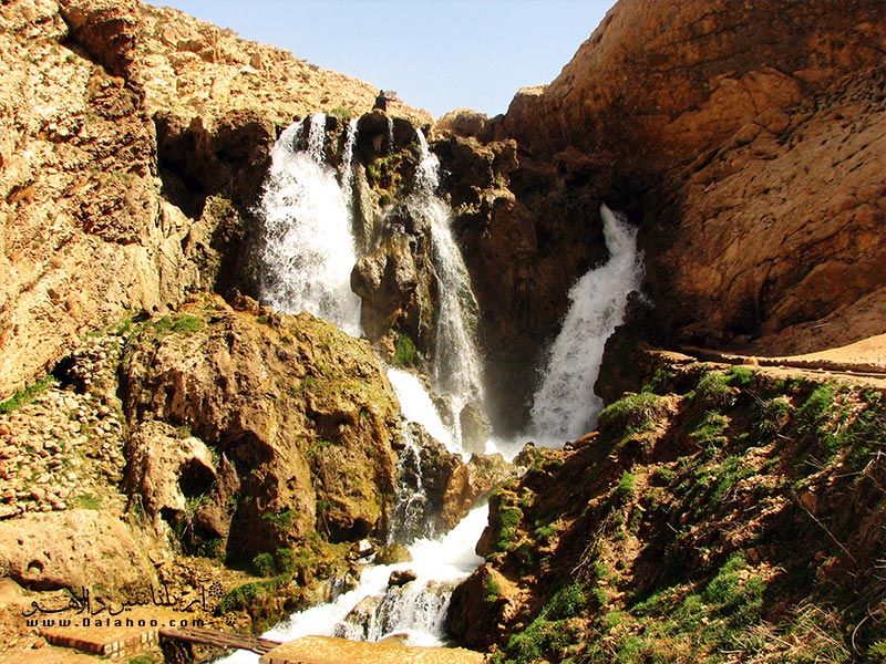 منظره تماشایی طبیعت آبشار شیخ علیخان.