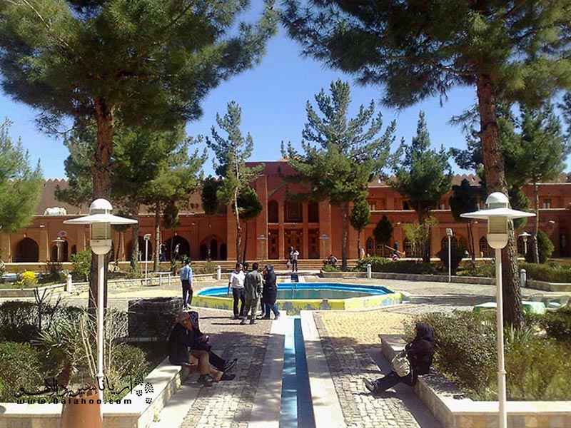  ارگ گوگد یکی از  بزرگ‌ترین بناهای خشت و گلی ایران است.