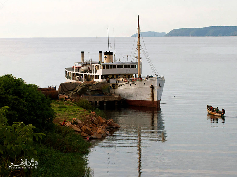 در دریاچه تانگانیکا سفری متفاوت را تجربه کنید.