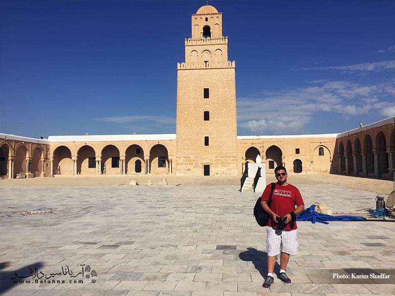 مسجد جامع شهر اسلامی تونس القیروان یکی از زیباترین مساجد آفریقایی است که مسافران دالاهو طی سفر خود از آن بازدید می‌کنند.