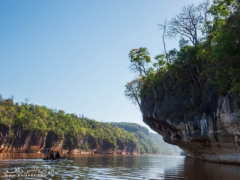 رودخانه Manambolo که از ارتفاعات ماداگاسکار سرچشمه می‌گیرد، در 130 کیلومتری غرب آنتاناناریوو قرار گرفته است. 