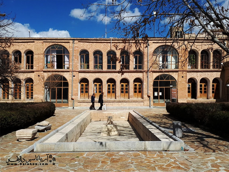  آثار سفالی و طلایی به جا مانده از مادها بخش عمده دارایی موزه سنندج، عمارت سالار سعید، را تشکیل داده است. 