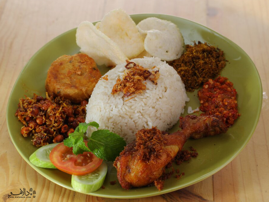 غذای ملی اندونزی همین غذاست که شباهت بسیاری با غذای کشور مالزی دارد.