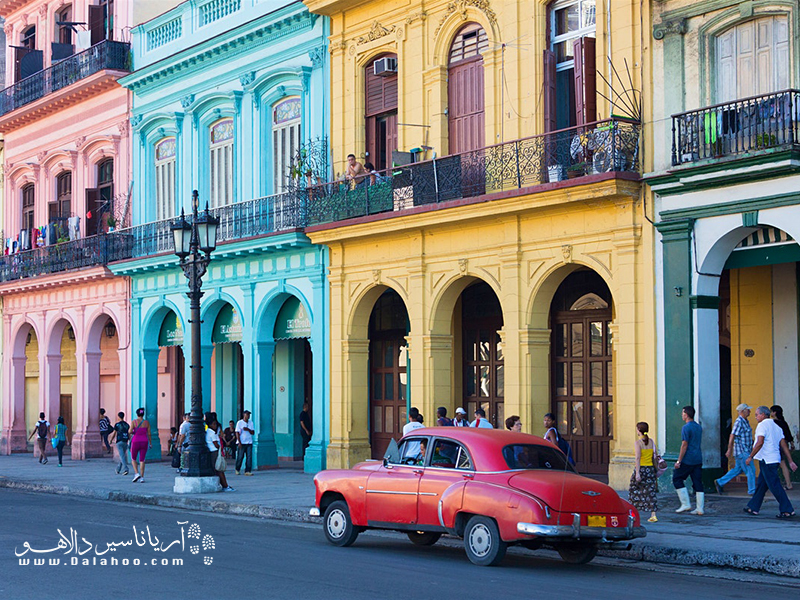 در هاوانا شما می‌توانید نمادهای آمریکا لاتین را  در نمای ساختمان‌ها، سنگفرش خیابان‌ها و حتی فرهنگ و سبک زندگی مردم ببینید.