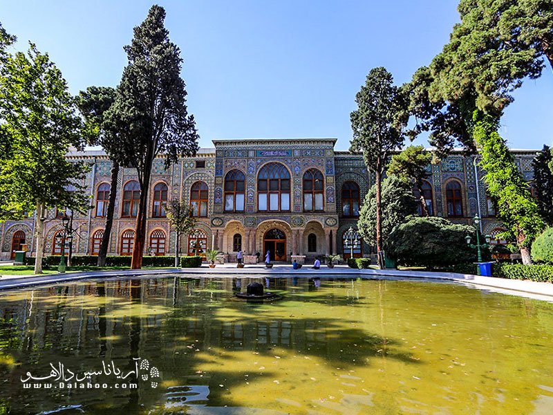 مجموعه کاخ گلستان  یکی از زیباترین جاذبه‌های تهران است.