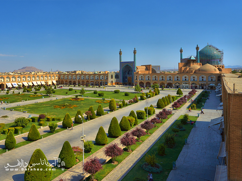 میدان نقش جهان، در زمان شاه عباس صفوی ساخته شد.