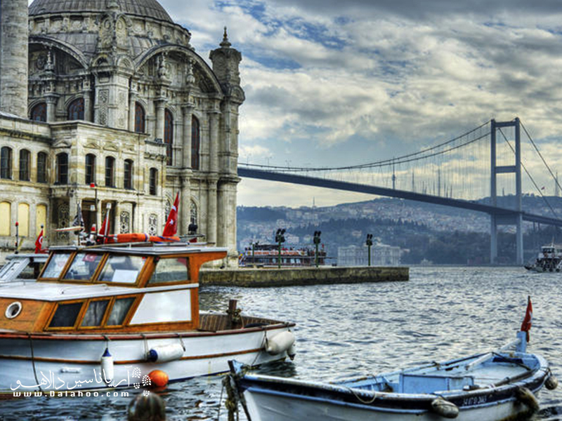  تنگه بسفردو بخش آسیایی و اروپایی استانبول را به هم اتصال می‌دهد.