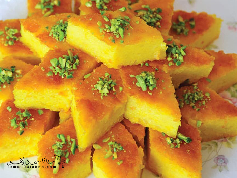 کوکو قندی غذای شیرینی است که جزو غذاهای سنتی اصفهان قرار می‌گیرد.