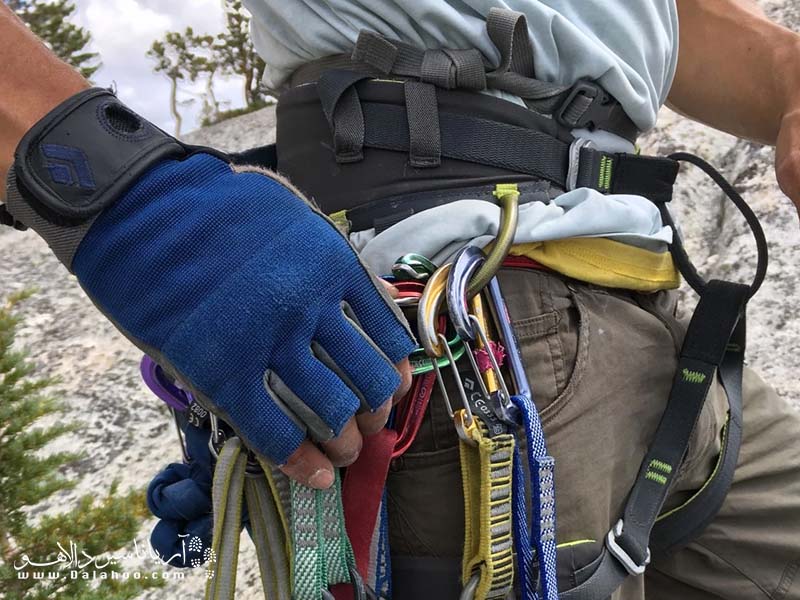 شکل ظاهری دستکش‌های کوهنوردی در کاربرد آنها نقش دارد