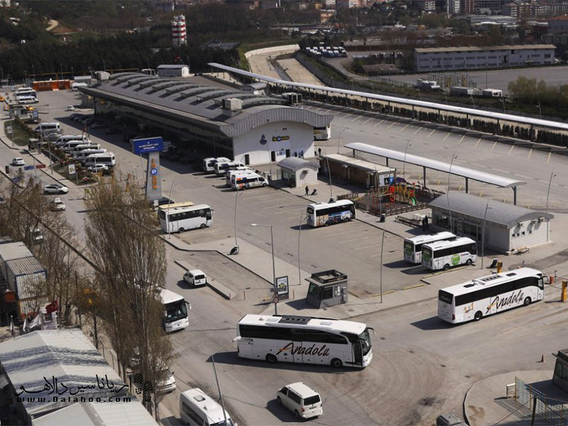 ترمینال‌های اتوبوسرانی استانبول به تمام شهرهای ترکیه اتوبوس دارند و در سه ترمینال اصلی شهر استانبول متمرکز هستند.