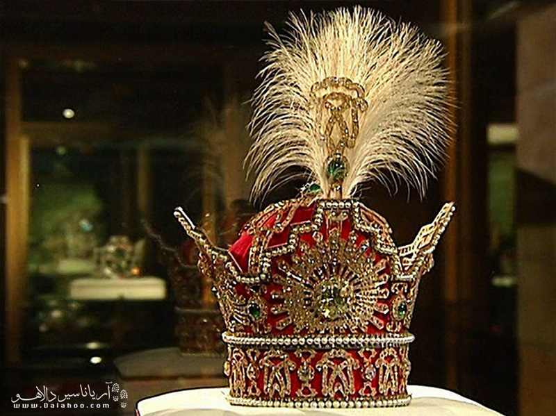 تاریخچه گنجینه جواهرات ملی ایران از زمان شاهان صفوی آغاز شد. 