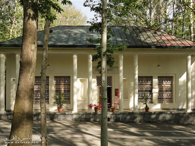 یکی از موزه‌های دیدنی در مجموعه سعدآباد موزه استاد فرشچیان است.