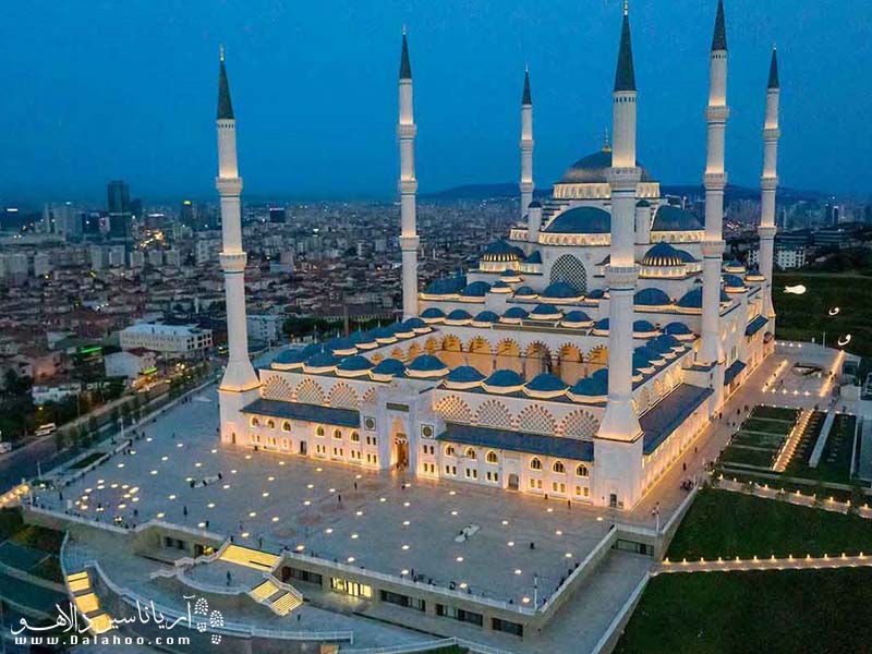مسجد چاملیجا در ترکیه از دیدنی‌های جذاب این کشور است