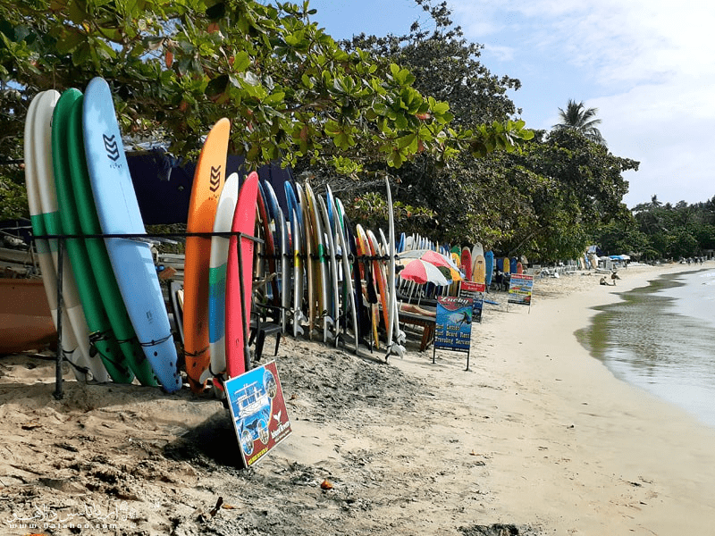 موج سواری در سریلانکا می‌توانید موج‌سواری کنید و از پیاده‌روی‌های آرام لذت ببرید