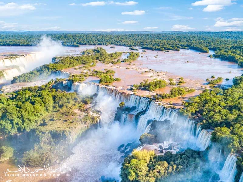 آبشار گلوی شیطان از شگفتی‌های مرز برزیل و آرژانتین است