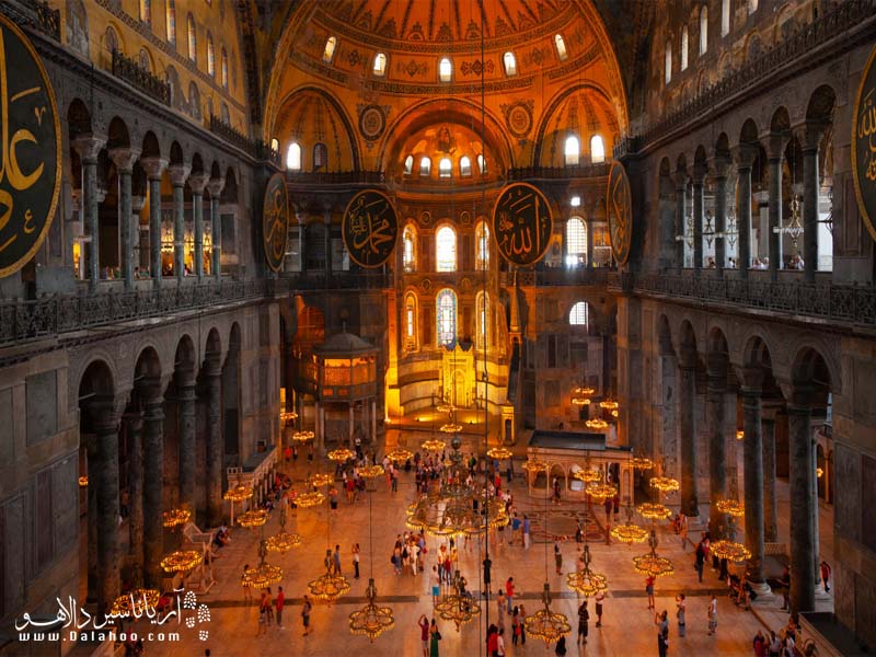 در تور استانبول حتما فرصتی را برای دیدن ایاصوفیه اختصاص دهید