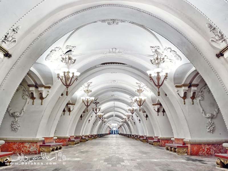 ایستگاه‌های مترو روسیه خود یک جاذبه گردشگری زیبا و مهم در مسکو هستند