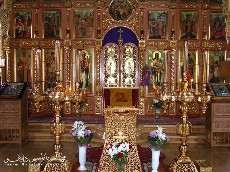 ورود به کلیساهای روسیه آزاد است اما باید احترام آنها را نگه دارید