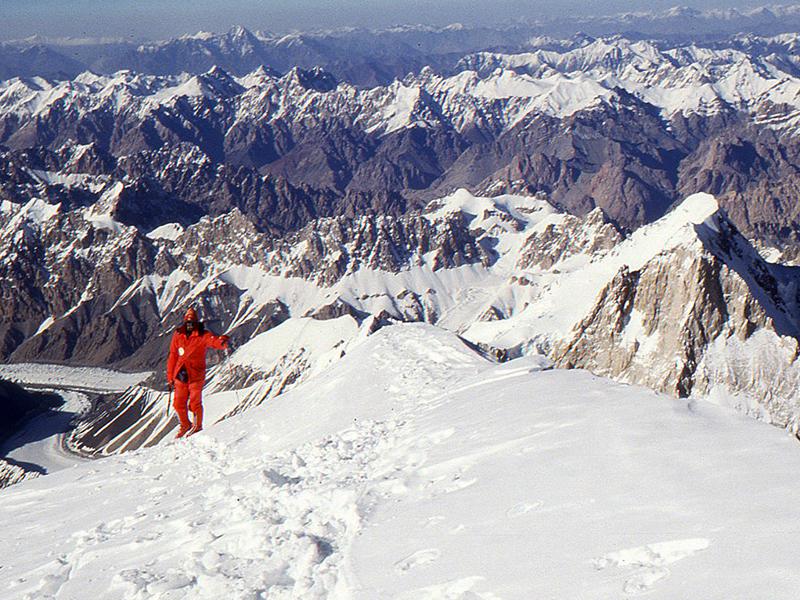 در پاکستان می‌توانید به بیس کمپ k2 بروید و تجربه ترکینگ داشته باشید