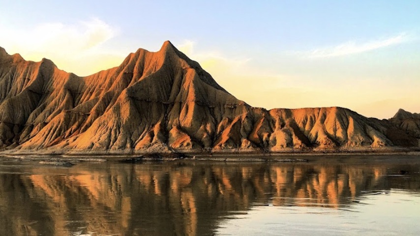 کوه‌های مریخی از جاهای دیدنی چابهار شهرت جهانی دارند