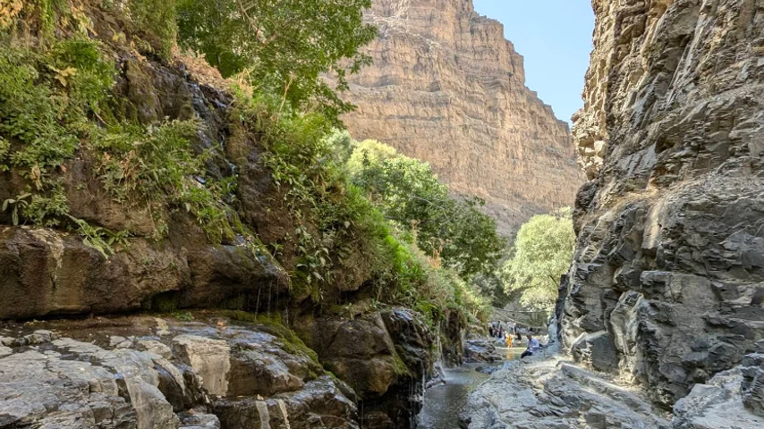 هفت چشمه چالوس از جاهای نزدیک تهران برای آب تنی و لذت بردن از طبیعت است