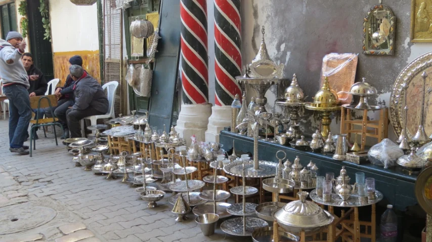 در اواخر زمستان تونس عید فطر می‌شود و می‌توانید حسابی با تخفیف خرید کنید