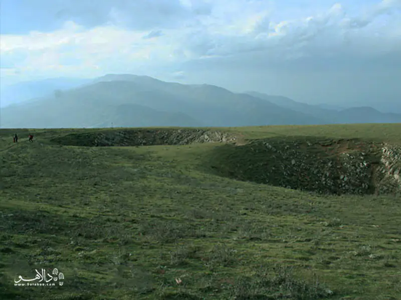 اینجا جای پای رستم یا شاید جای پای آرش کمانگیر در الیمستان است.
