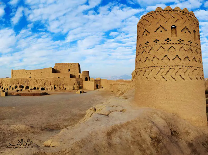 کهن دژنارین قلعه، قدیمی‌ترین بنای خشتی جهان