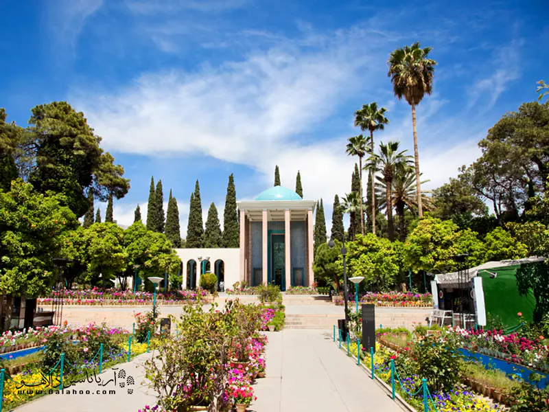 آرامگاه سعدی در شیراز.