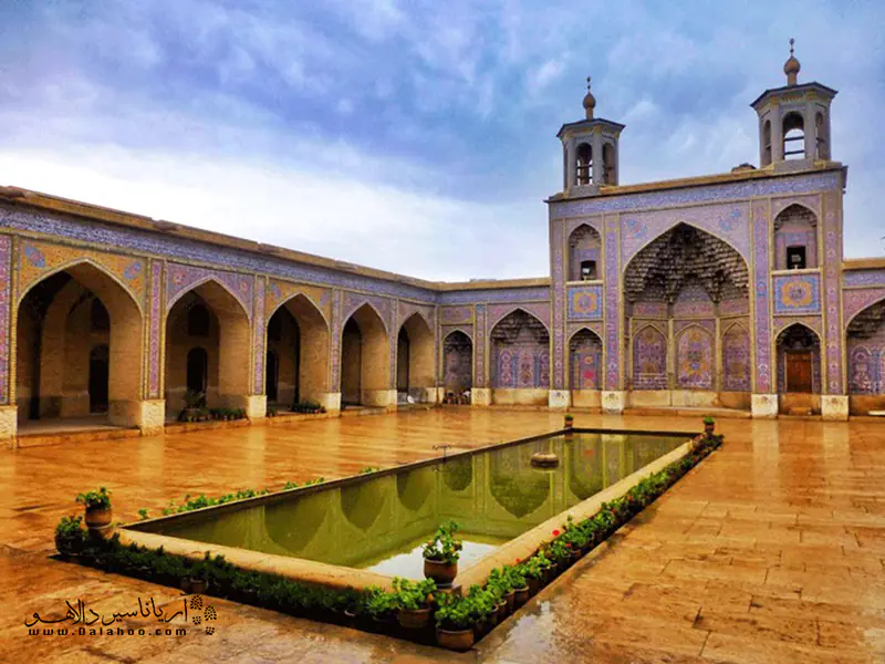 مسجد مشیر شیراز شاهکاریست برای عصر قاجار. 