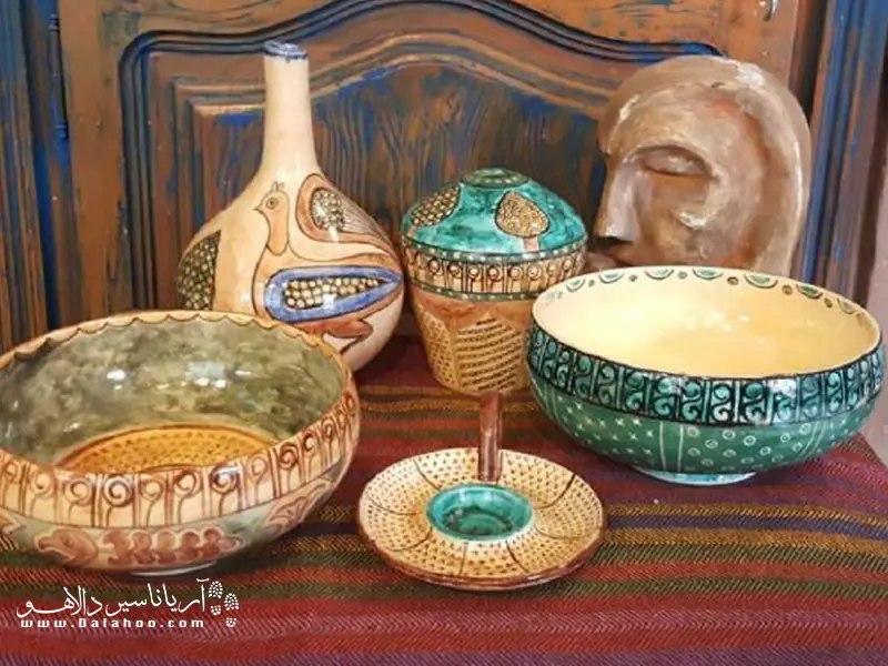 یکی از ویژگی‌های اصلی سفال تبریز استفاده از خاک مرغوب است.