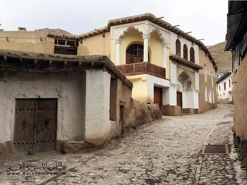 خانه نیما یوشیح.