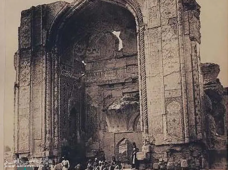 مسجد کبود تبریز (عمارت مظفریه) برای بیش از 150 سال ویرانه‌ای بیش نبود تا اینکه در سال 1318 تصمیم به بازسازی بنا گرفته شد.