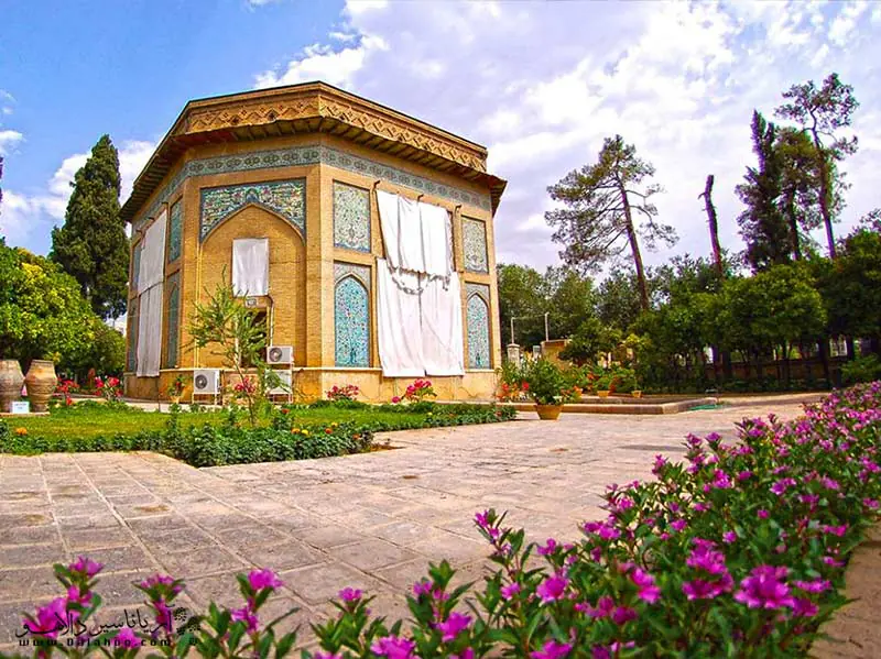 موزه پارس شیراز در واقع موزه‌ای در باغ نظر شیراز است.
