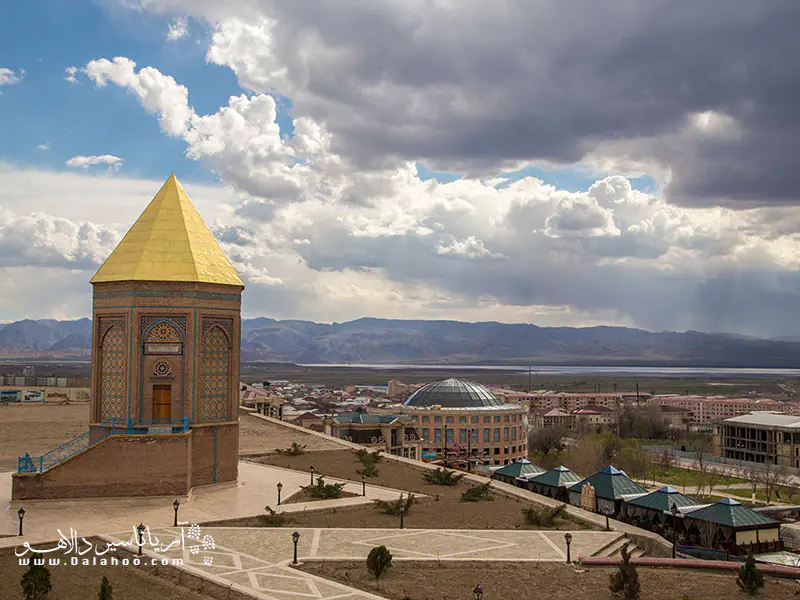 در دوران جنگ‌های ایران و روس (۱۸۲۶ ـ ۱۸۲۸ میلادی)، نخجوان از سوی ارتش روسیه تزاری اشغال شد و طبق معاهده ترکمن‌چای اراضی این سرزمین به تصرف دولت روسیه درآمد.