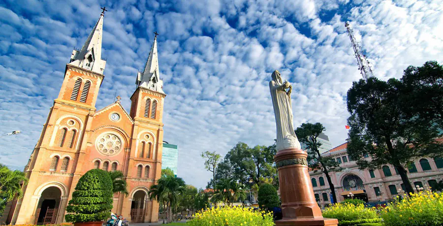 کلیسای نوتردام saigon notre-dame basilica