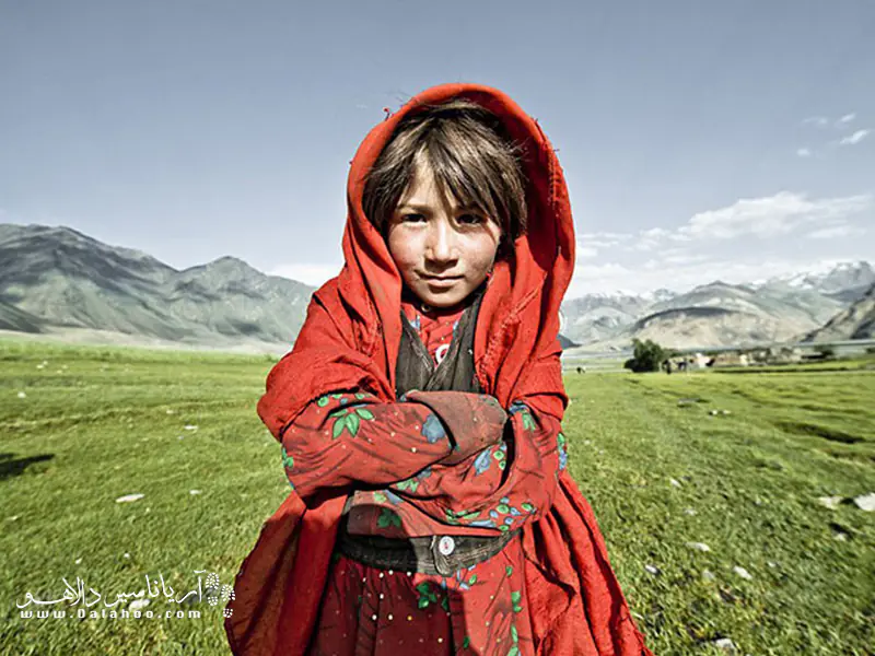 تصور یک دختر زیبای عشایر.