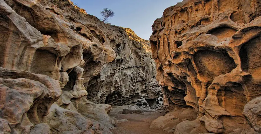 تنگه چاهکوه