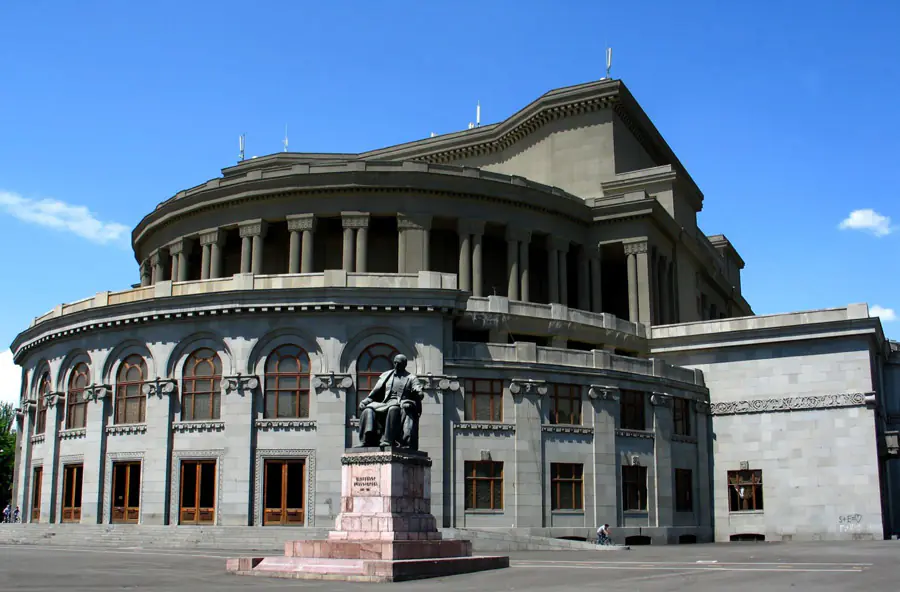میدان اپرا