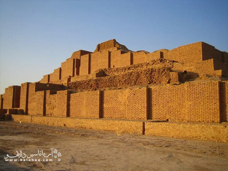 در سال 1250 پیش از میلاد، اونتاش گال پادشاه عیلام باستان دستور ساخت معبد چغازنبیل را داده است.