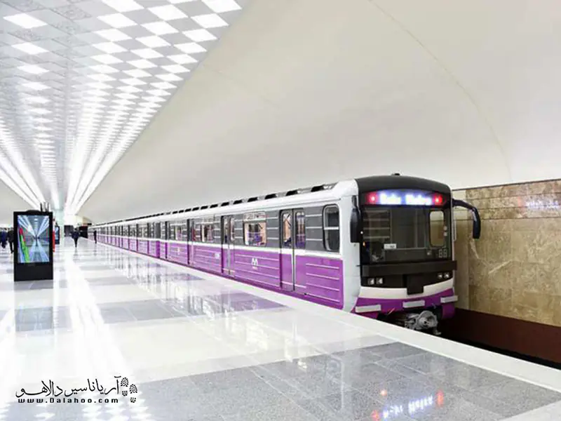 قطار در باکو