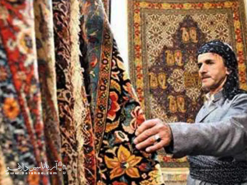 روش بافت گلیم کردستان به سبک«سنه» است که در واقع بافت چاکدار محسوب می‌شود.